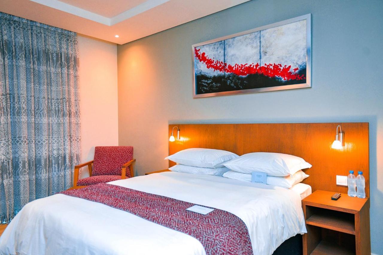 Готель Crowne Plaza - Dar Es Salaam By Ihg Екстер'єр фото