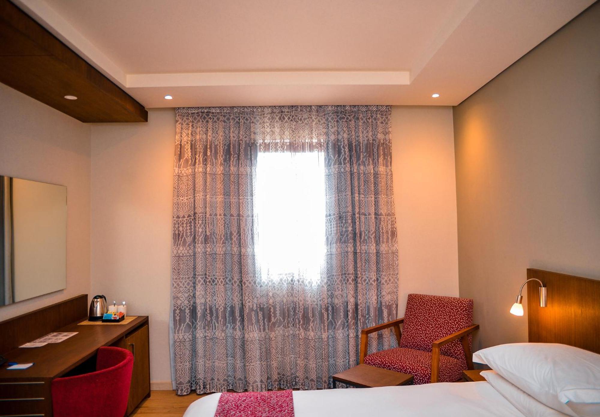 Готель Crowne Plaza - Dar Es Salaam By Ihg Екстер'єр фото